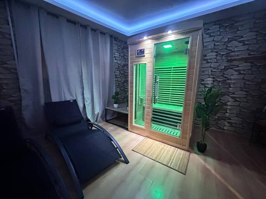 E Servagnat T3 Luxe Avec Sauna Jacuzzi Et Hammam เอแปร์เน ภายนอก รูปภาพ