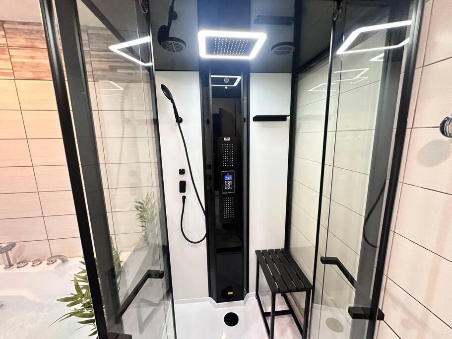 E Servagnat T3 Luxe Avec Sauna Jacuzzi Et Hammam เอแปร์เน ภายนอก รูปภาพ
